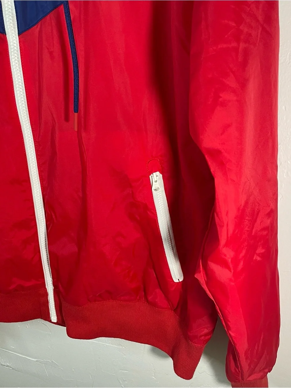 Nike Sportswear Windrunner Hooded Jacket - Red/Navy/White size Medium